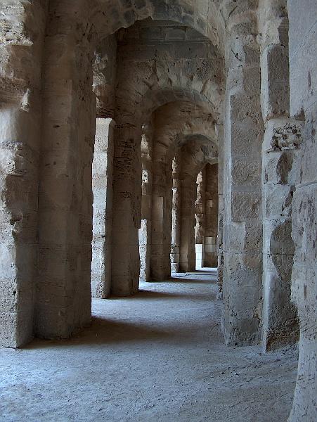 178 EL JEM amphitheatre ambulacres.JPG